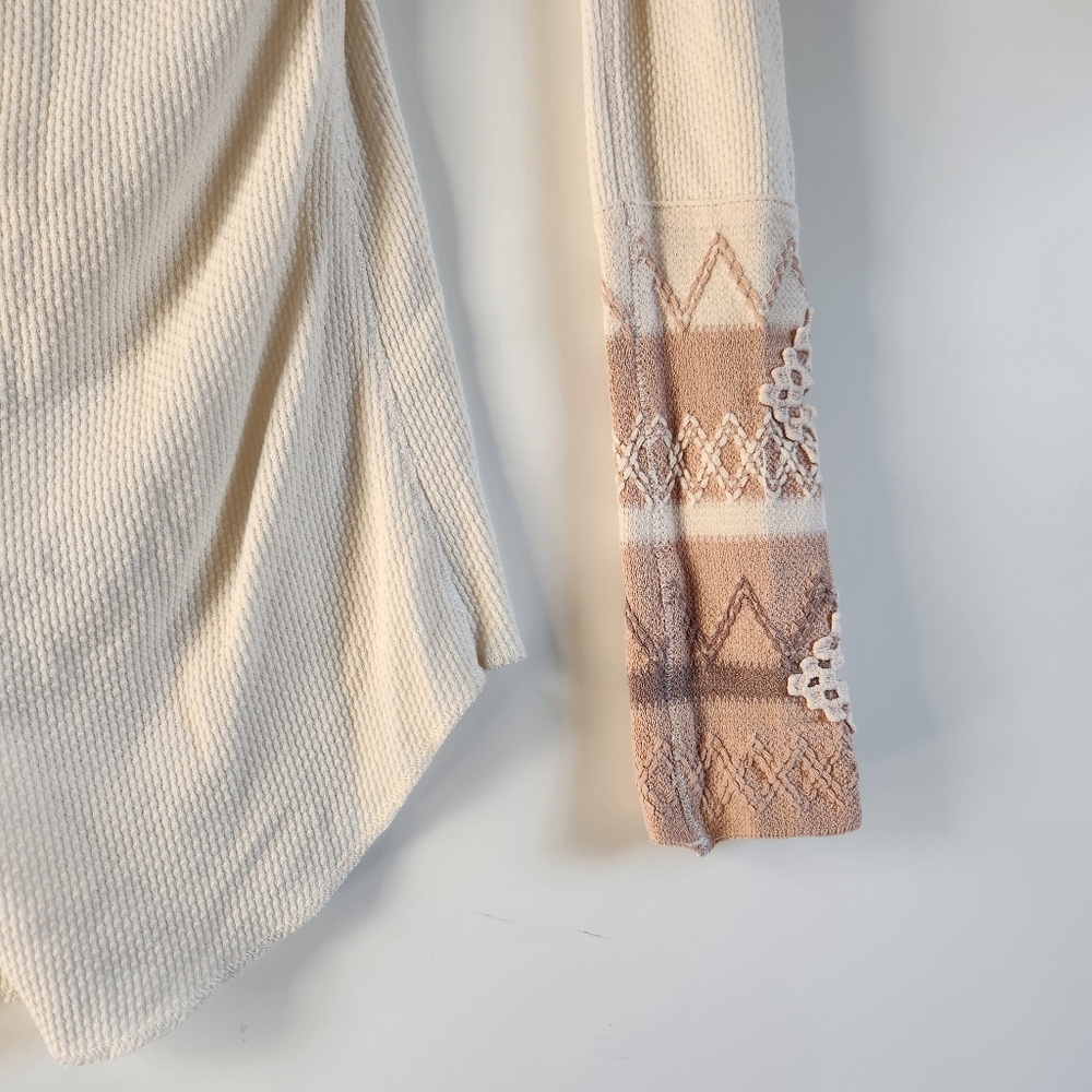 Free People Kumbucha Cuff Cream Waffle Thermal Lace Sleeve Boho Top Small Cozy - Picture 9 of 11